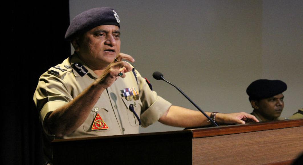 गलत व्यवहार से हो रही पुलिस की छवि खराब-डीजीपी .