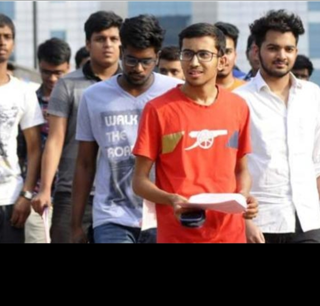 कानपुर आईआई टी की बढ़ी फीस,गरीब छात्रों के लिए विशेष सुविधा