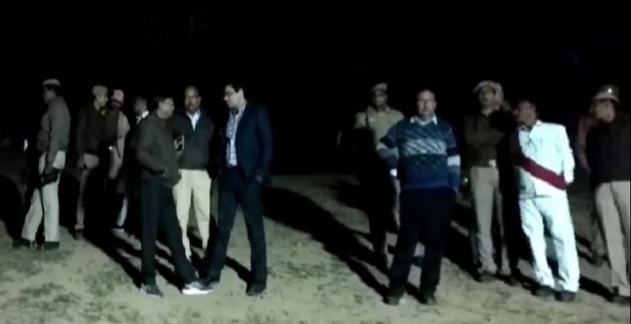श्रद्धालुओं से भरी नाव यमुना में पलटी........प्रयागराज .