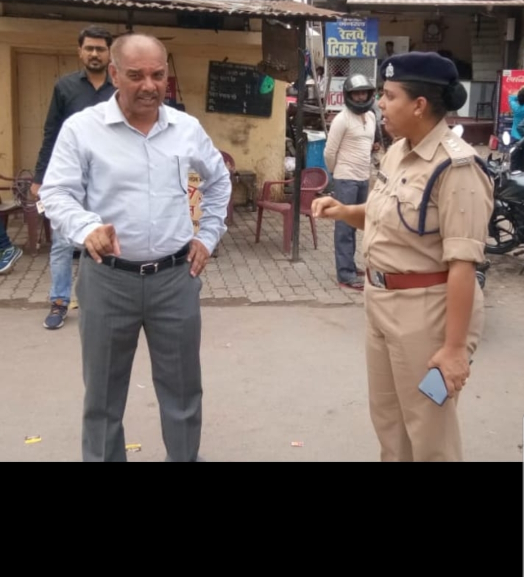 जनाब कलम उठाया है तो सवाल और जवाब दोनों की हिम्मत रखता हूं,