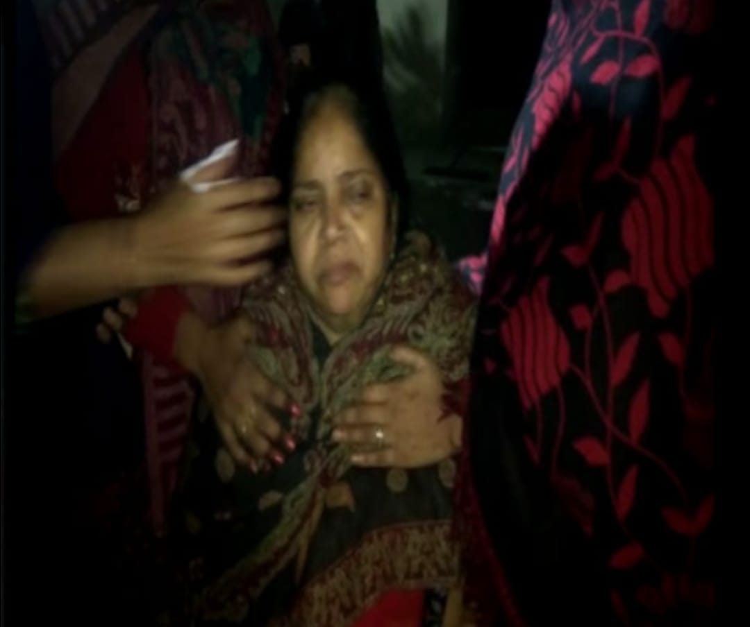 पुलिस ने छीना विधवा मां का सहारा
