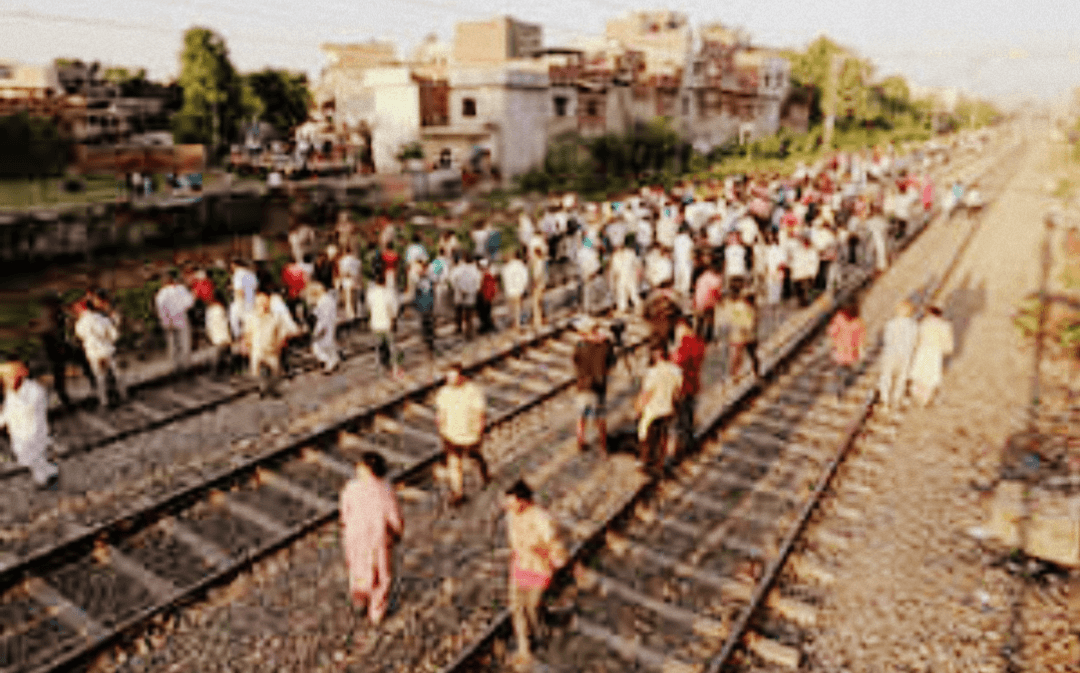 रेलवे लाइन के पास फेंसिंग होनी चाहिए-पूर्व रेल मंत्री