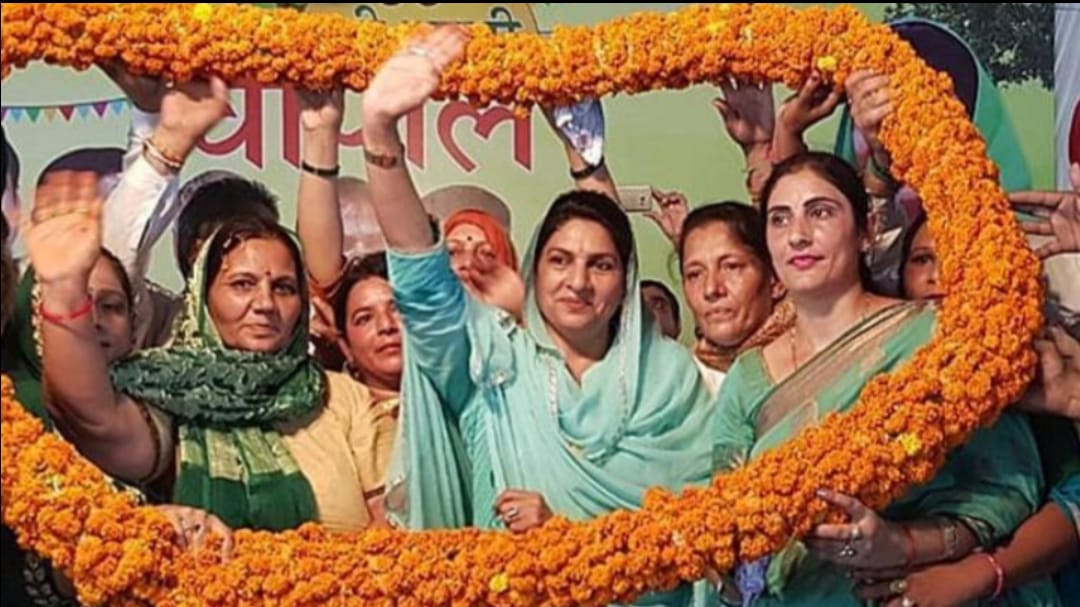 हरी चुनरी चौपाल