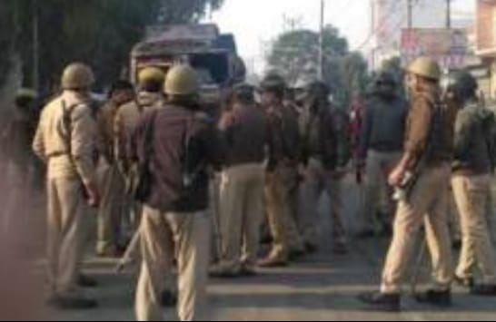 सड़क हादसे में एक बच्ची की दर्दनाक मौत-अलीगढ़ .