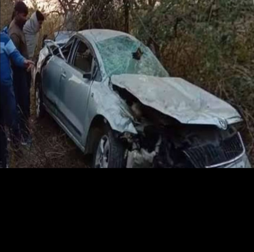 हरिद्वार से लौटने के दौरान NH-58 पर अनियंत्रित हो गई कार...